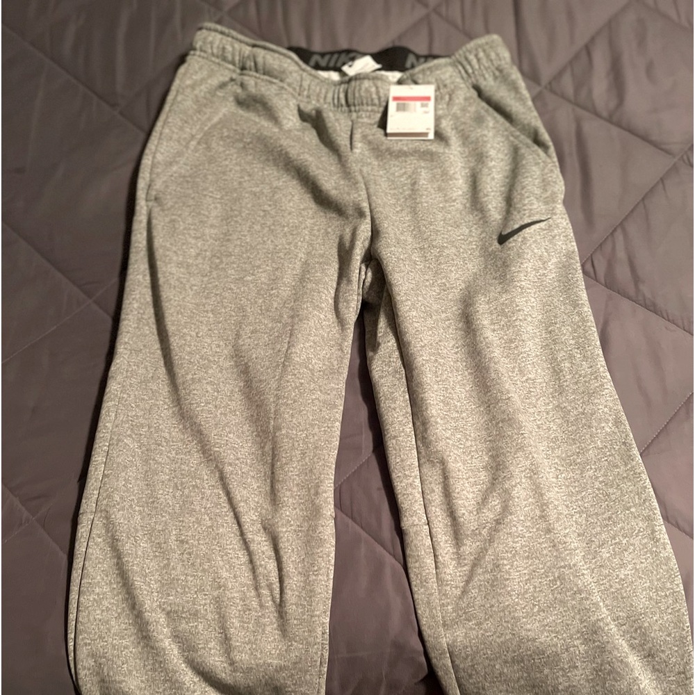 Nike Men’s Sweat Pants (Large)